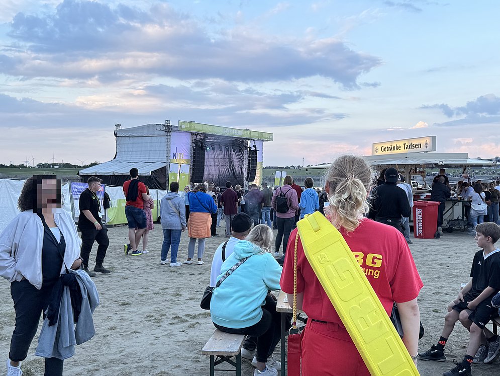 Eine unserer Einsatzkräfte auf Streife um das Veranstaltungsgelände